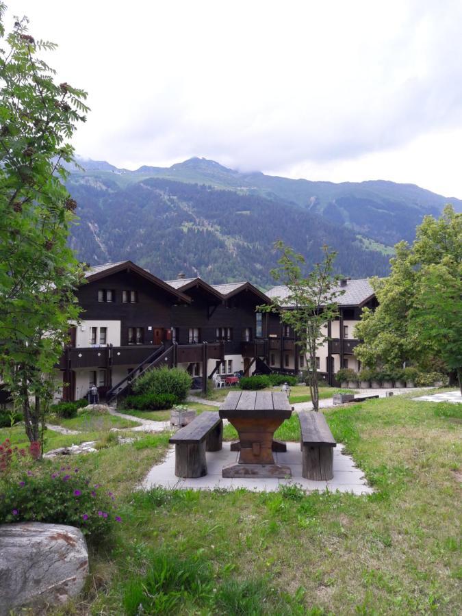 Chalet-Schuemli Maisonette Ernen Buitenkant foto